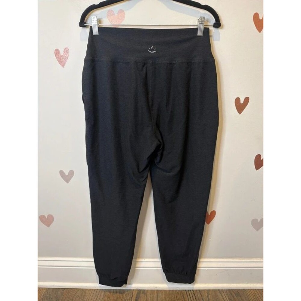 Beyond Yoga Joggers Large